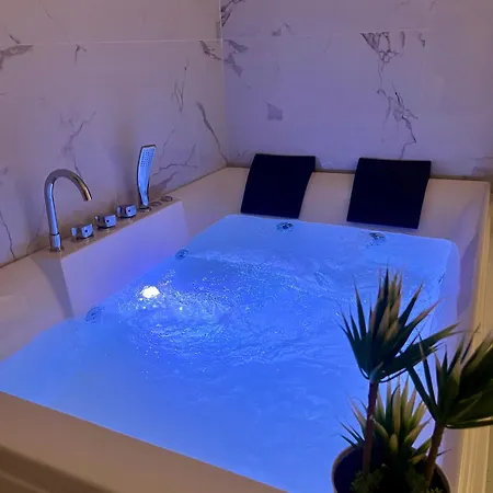 Daire Nuvola Luxury Con Idromassaggio Privato & Relax Romantico *