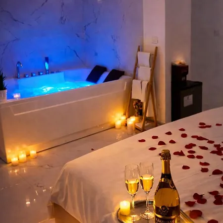 Apartamento Nuvola Luxury Con Idromassaggio Privato & Relax Romantico *